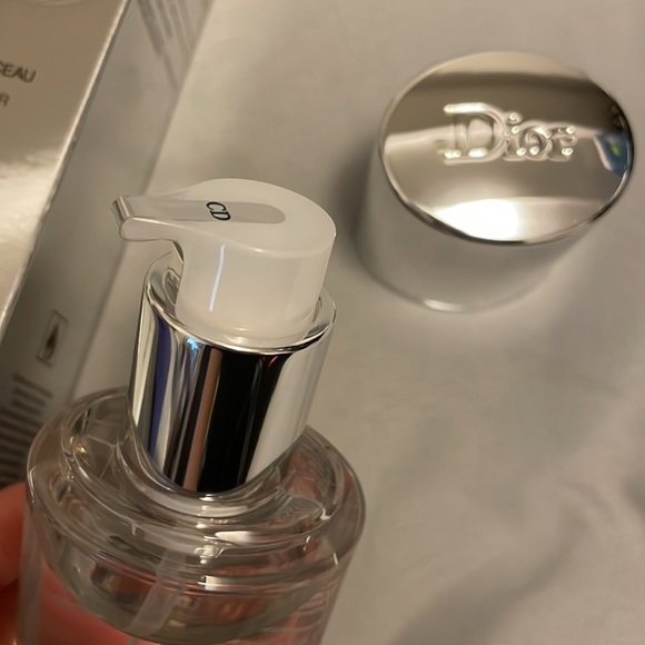 Dior Backstage Makeup Brush Cleanser - Picture 3 of 5